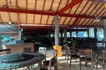 هتل Blue Bay Resort   Access To Pool And Beach Phuket & Krabi
