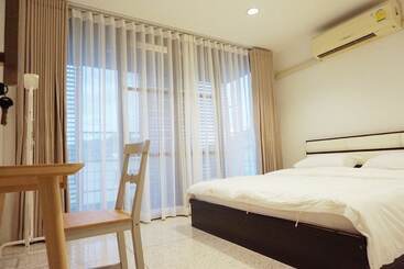 هتل Boon Street Hostel