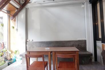 هتل Boon Street Hostel