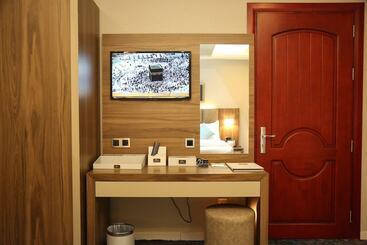 Hotel Bram Suites