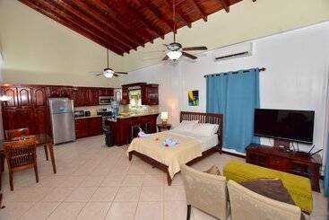 هتل Caribbean Shores Bed & Breakfast