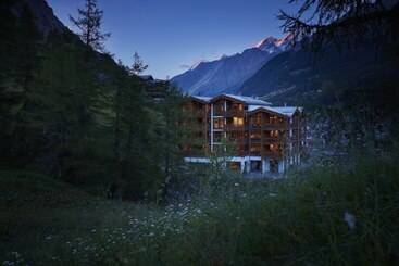 هتل La Vue Luxury Living Apartments