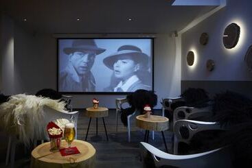 هتل La Vue Luxury Living Apartments
