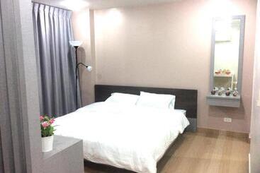 هتل Live At Home Sukhumvit 105