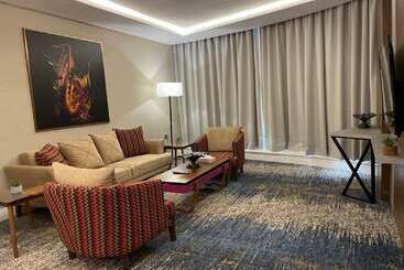 هتل Remaz Suites