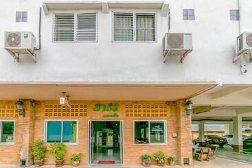 هتل Sathorn Mansion