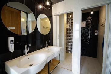 هتل Sleep Owl Hostel