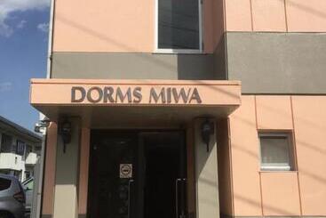 هتل Backpackers Dorms Miwa   Hostel