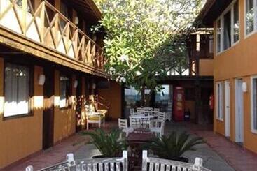 هتل Bamboo Buzios Hostel