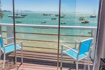 هتل Bamboo Buzios Hostel