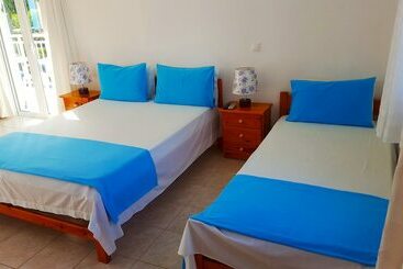 هتل Blue White Apartments