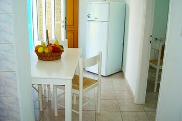 هتل Blue White Apartments