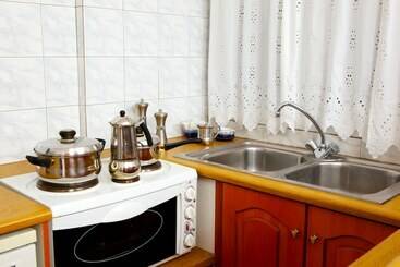 هتل Blue White Apartments