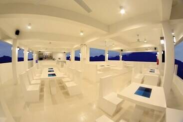 هتل Coron Bluewave