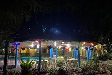 هتل Camiguin Island Golden Sunset Beach Club