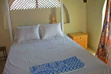 هتل Farida Apartments
