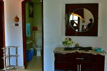 هتل Farida Apartments