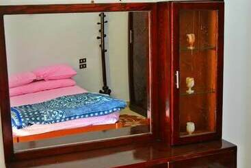 هتل Farida Apartments