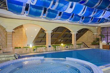 هتل Golden Eagle Crown Executive Apartment
