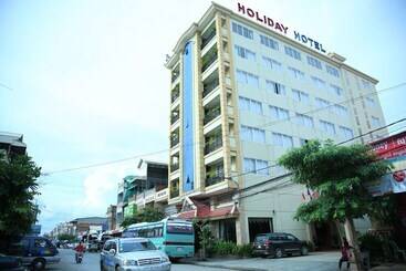 هتل Holiday