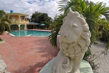 هتل La Cayenna Hôtel Et Restaurant