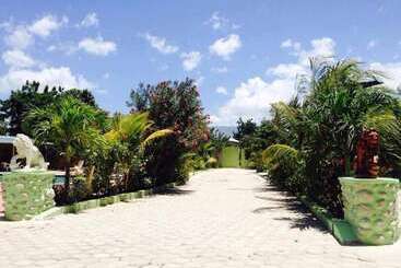 هتل La Cayenna Hôtel Et Restaurant