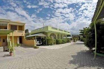 هتل La Cayenna Hôtel Et Restaurant
