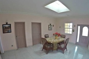 هتل La Cayenna Hôtel Et Restaurant