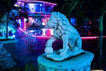 هتل La Cayenna Hôtel Et Restaurant