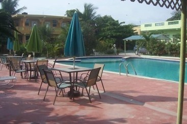 هتل La Cayenna Hôtel Et Restaurant