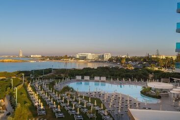 هتل Nissiblu Beach Resort
