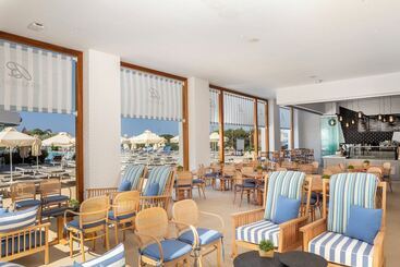 هتل Nissiblu Beach Resort