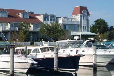 هتل Sag Harbor Inn