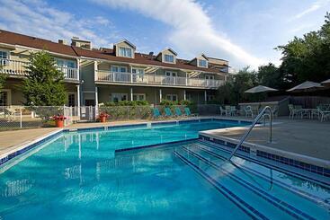 هتل Sag Harbor Inn