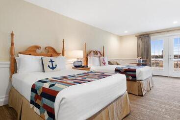 هتل Sag Harbor Inn