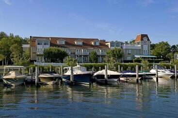 هتل Sag Harbor Inn