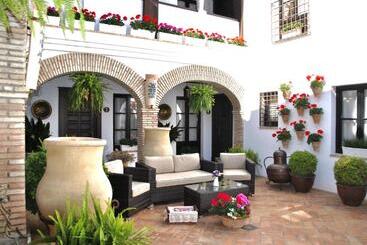 هتل Suites La Posada De Pilar