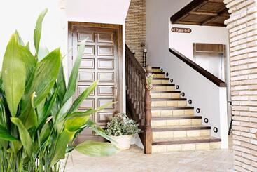 هتل Suites La Posada De Pilar