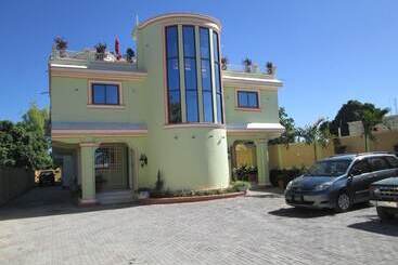 هتل Tabarre S Palace
