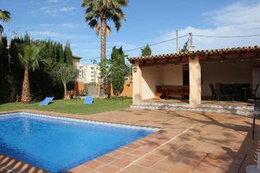 هتل Villa Almendros