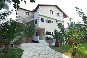 هتل Villa Apollo
