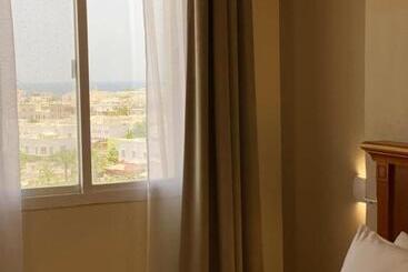 Al Murooj Hotel Apartments