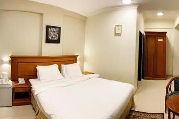 Al Murooj Hotel Apartments