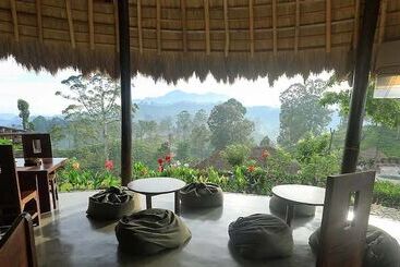هتل 98 Acres Resort & Spa