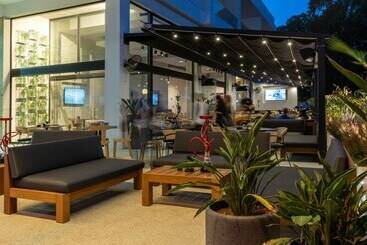 هتل Abacus Suites