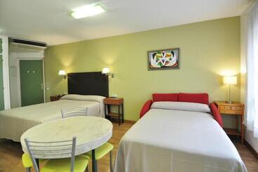 هتل Apartamentos Aralso