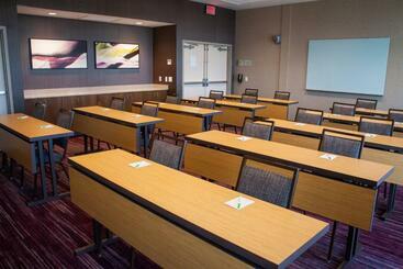 هتل Courtyard By Marriott Omaha East/council Bluffs, Ia