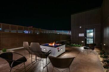 هتل Courtyard By Marriott Omaha East/council Bluffs, Ia
