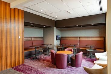 هتل Courtyard By Marriott Omaha East/council Bluffs, Ia