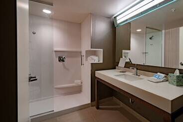 هتل Courtyard By Marriott Omaha East/council Bluffs, Ia
